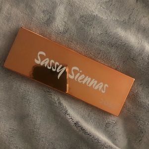 Dose of Colors Sassy Siennas palette